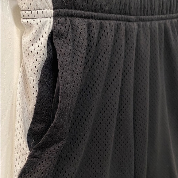 Nike Black & White Kids Gym/Basketball Shorts - Picture 5 of 6